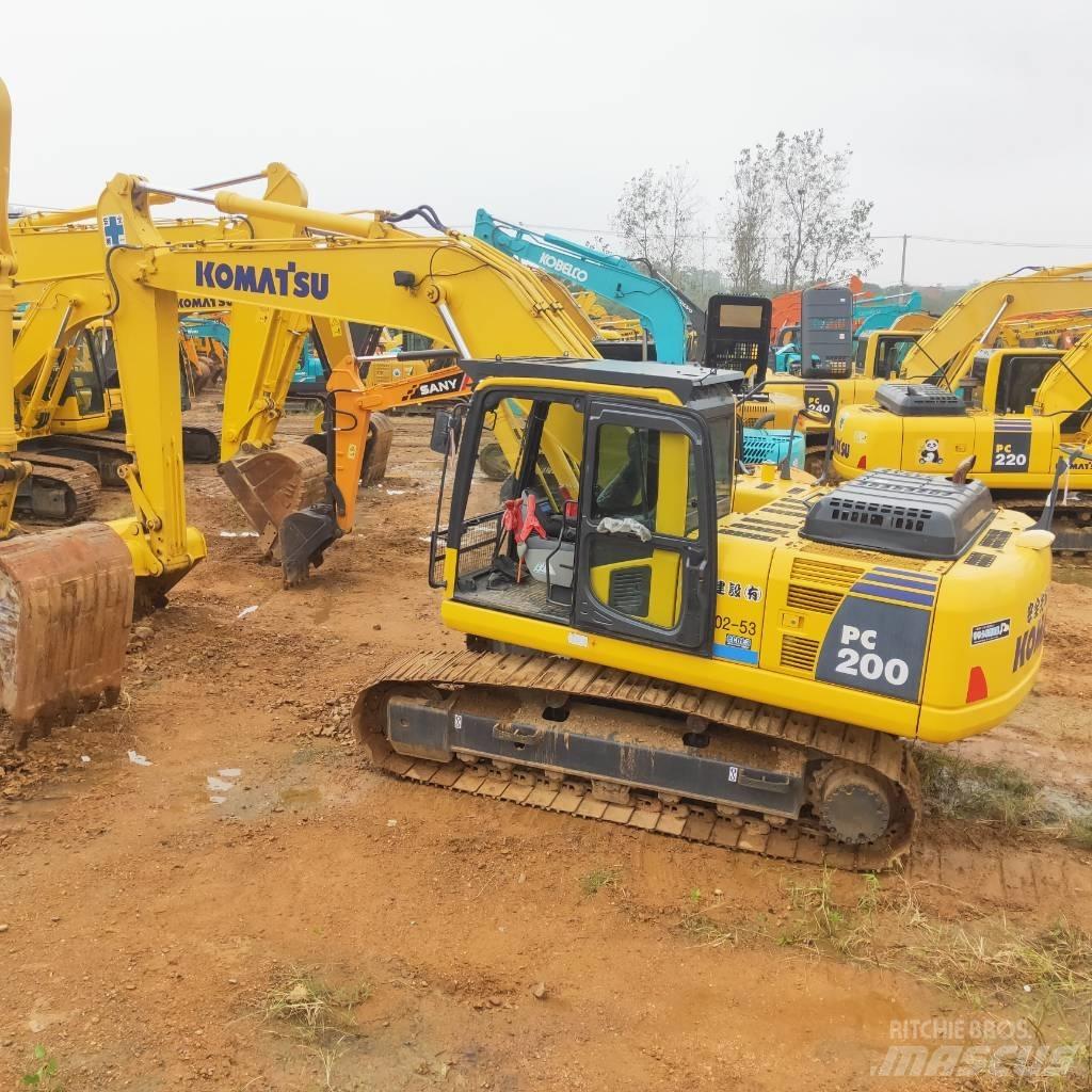 Komatsu PC200-8 Raupenbagger