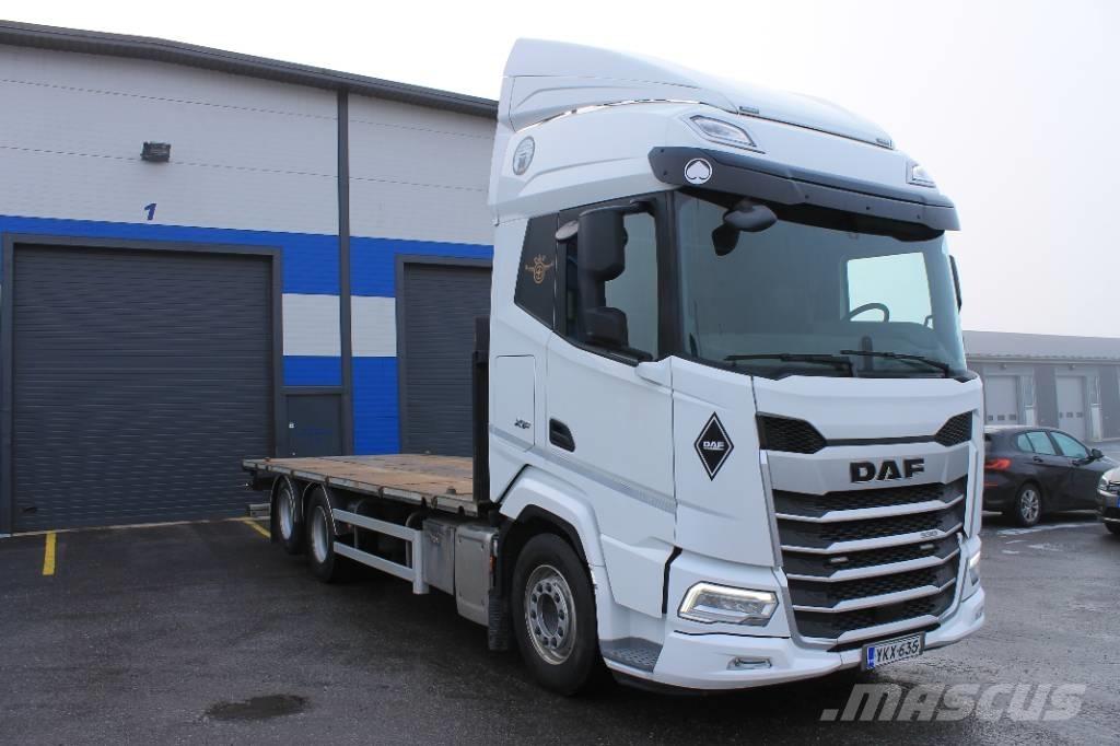 DAF XF 530 FAS Pritschenwagen/Pritschenwagen mit Seitenklappe