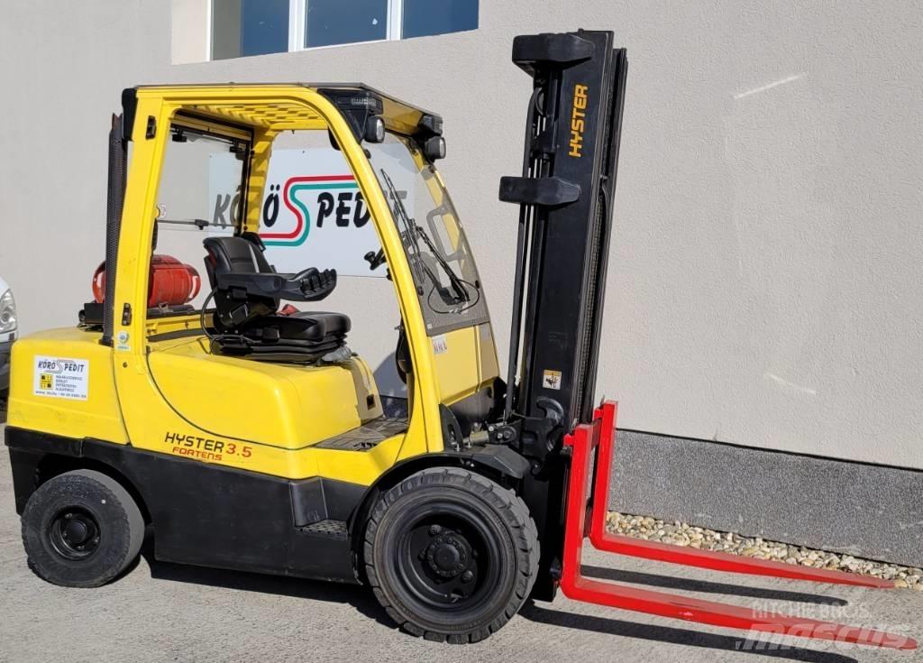 Hyster H 3.5 FT Gas Stapler