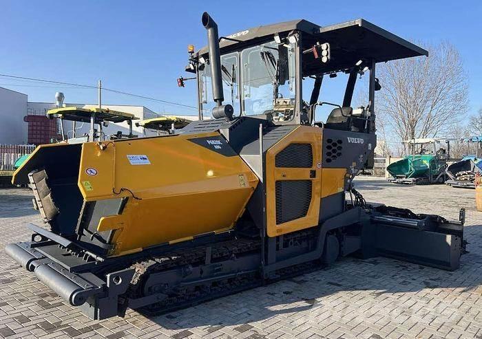 Volvo P 6820C Strassenfertiger
