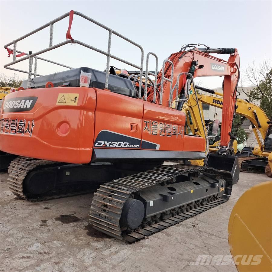 Doosan DX 300LC-9C Raupenbagger