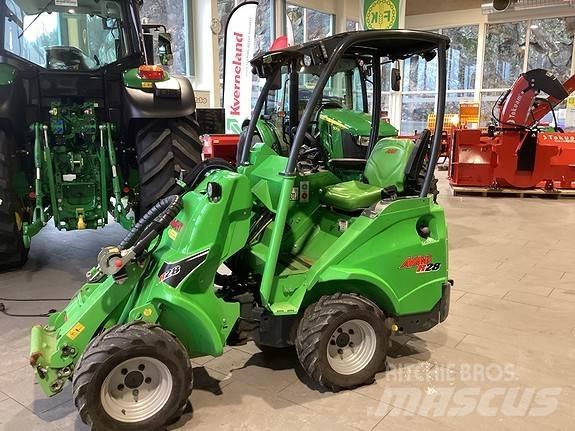 Avant R28 Kompaktlader