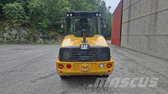CAT 906 Radlader