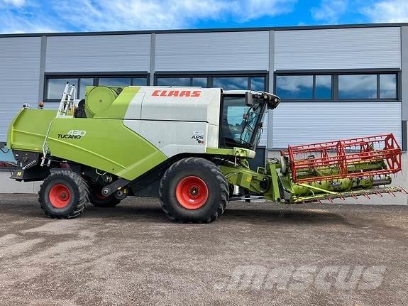 CLAAS Tucano 430 Mähdrescher