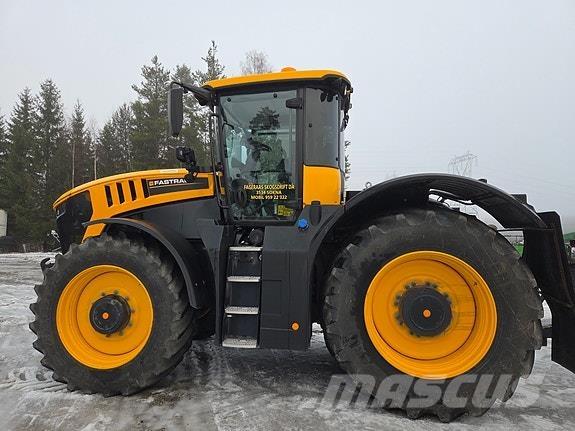JCB Fastrac 8330 Traktoren