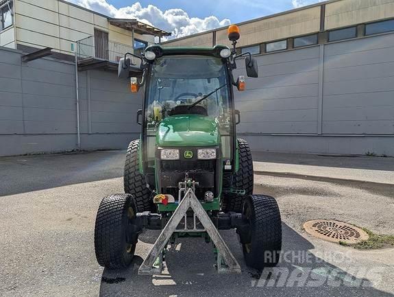 John Deere 4720 Traktoren