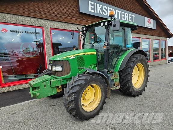 John Deere 5820 Traktoren