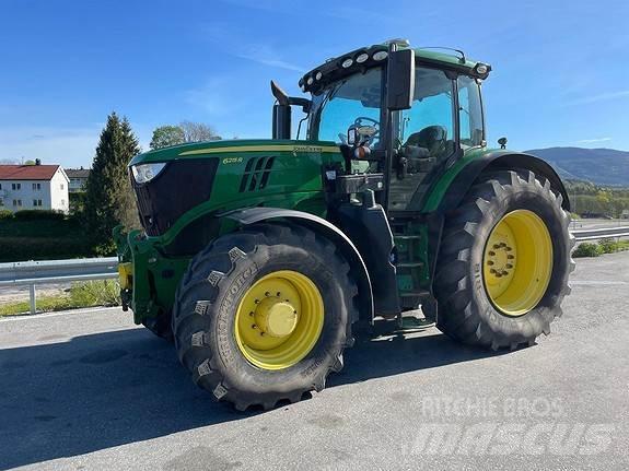 John Deere 6215 R Traktoren