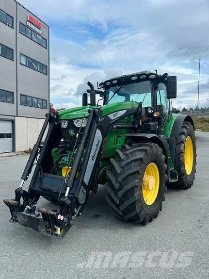 John Deere 6215 R Traktoren