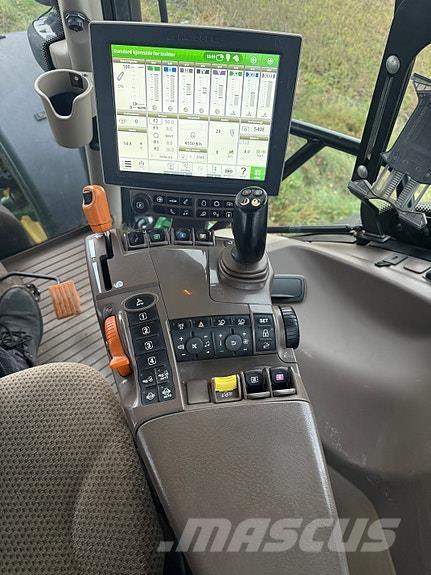 John Deere 6215R Traktoren