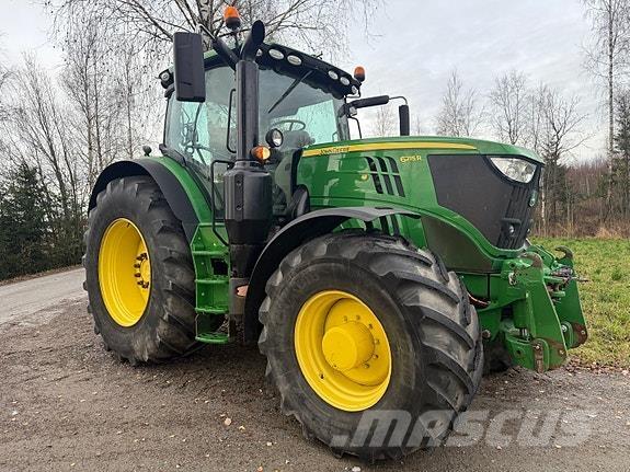 John Deere 6215R Traktoren