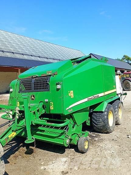 John Deere 744 Rundballenpressen