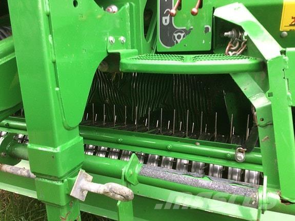 John Deere C441HR Rundballenpressen