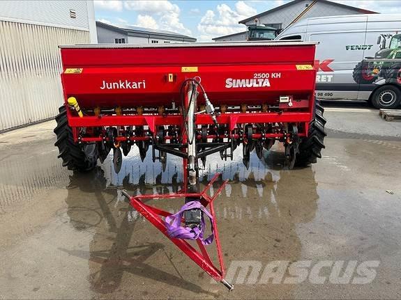 Junkkari KH 2500 Düngemittelverteiler