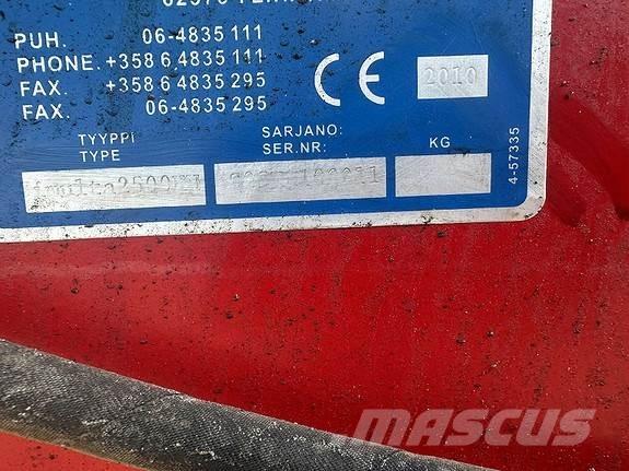 Junkkari KH 2500 Düngemittelverteiler