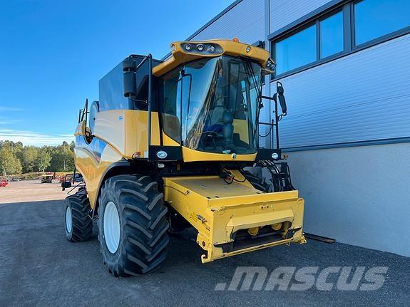 New Holland CX5080 Mähdrescher