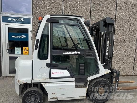 Nissan FD25 45434 Diesel Stapler