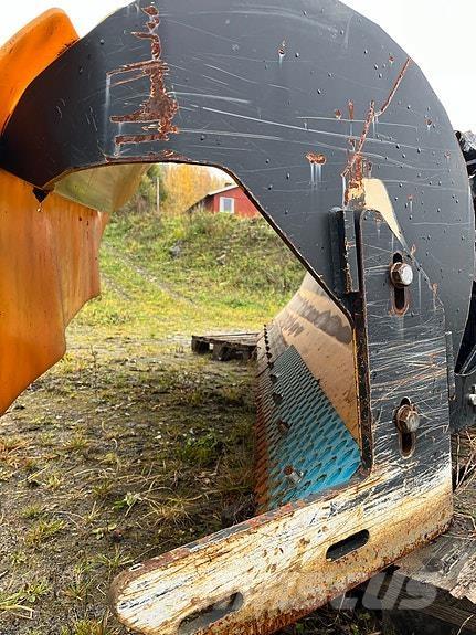  Øveraasen DEH285 Schneeschilde und -pflüge