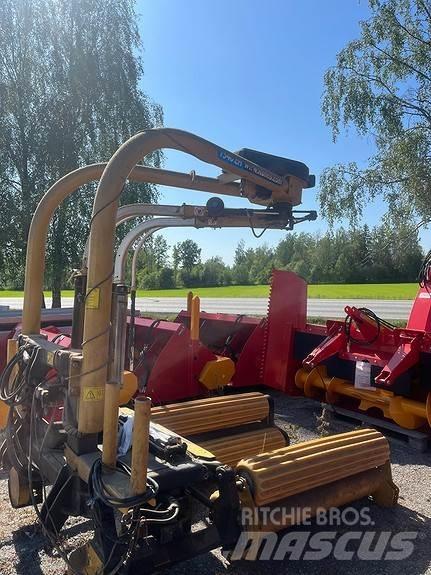 Tanco 1540E Twin Rundballenpressen