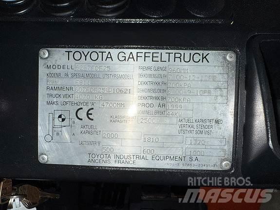 Toyota 62-FDF25 Diesel Stapler