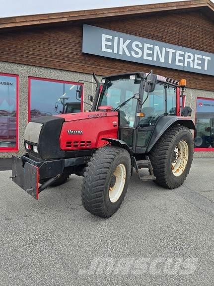 Valtra 6400 Traktoren