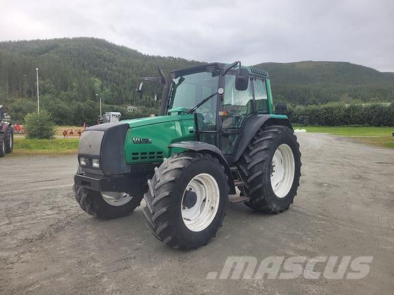 Valtra 6750-4 Traktoren