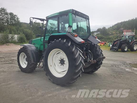 Valtra 6750-4 Traktoren