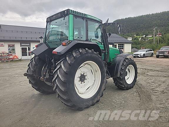 Valtra 6750-4 Traktoren