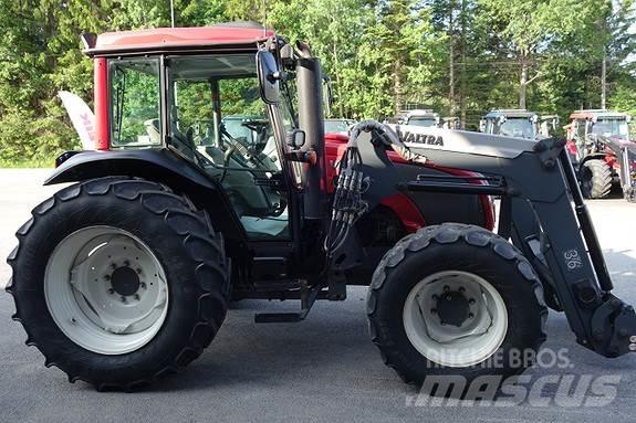 Valtra A83 Traktoren