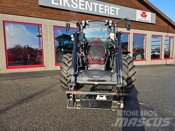 Valtra G135 Active Traktoren