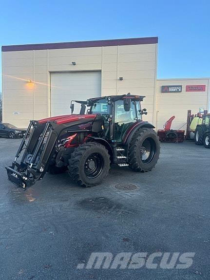 Valtra G135 Versu Traktoren