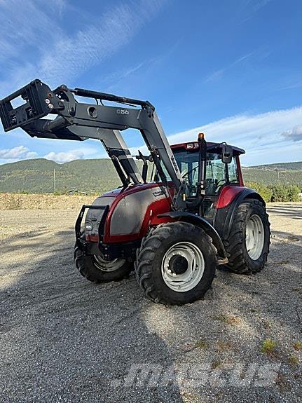Valtra M150 Traktoren