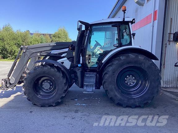 Valtra N 114E Traktoren
