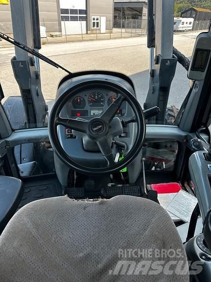 Valtra N 121 Traktoren