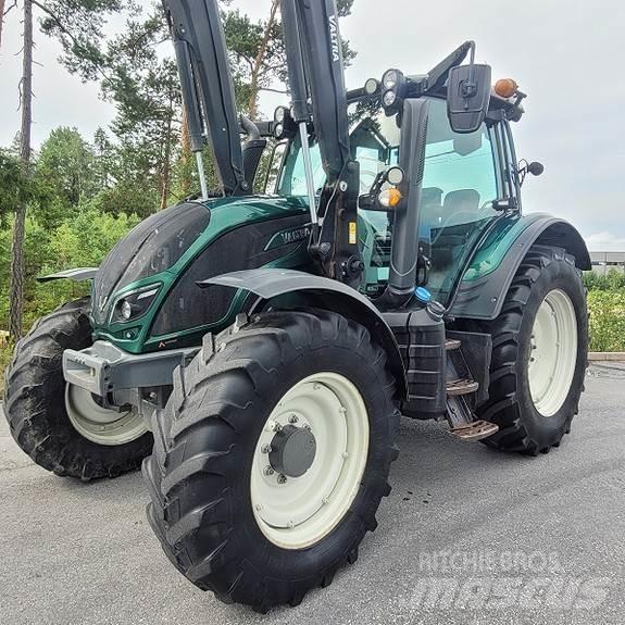 Valtra N114 Traktoren
