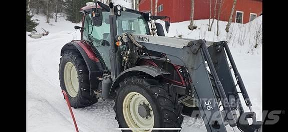 Valtra N134D Traktoren