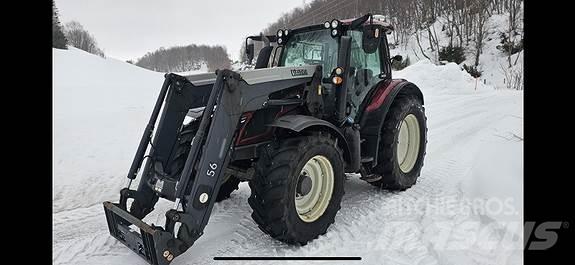 Valtra N134D Traktoren