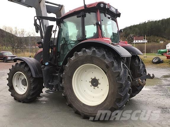 Valtra N154D Traktoren