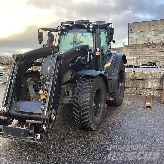 Valtra N174 Traktoren