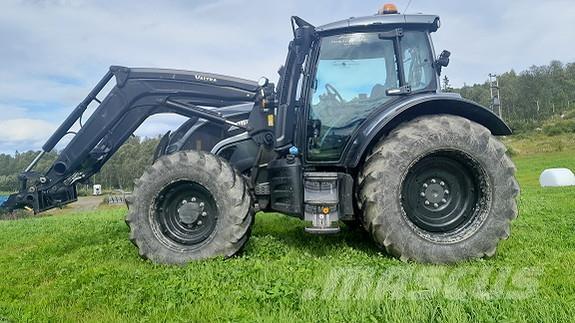 Valtra N174 Traktoren