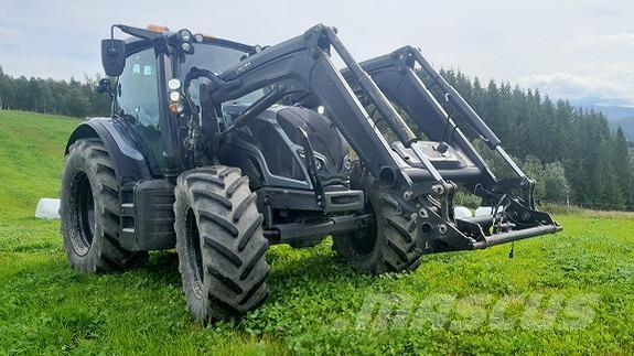 Valtra N174 Traktoren