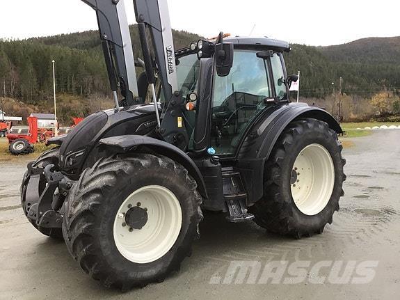Valtra N174D Traktoren