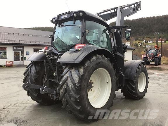 Valtra N174D Traktoren