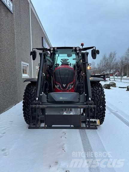 Valtra N175A Traktoren