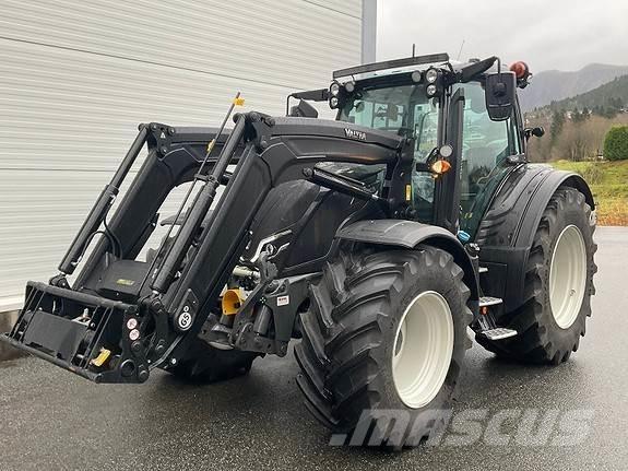Valtra N175D Traktoren