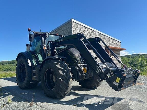 Valtra N175D Traktoren