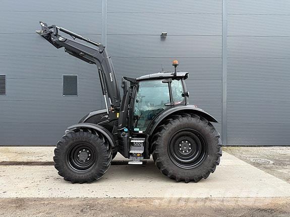 Valtra N175D Traktoren