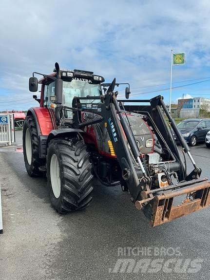 Valtra T-182-VERSU Traktoren