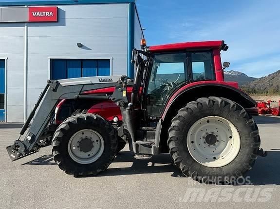 Valtra T 213 V Traktoren