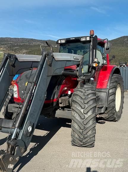 Valtra T 213 V Traktoren